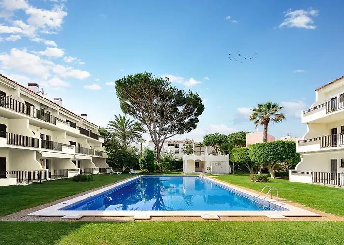 Mouramar One Bedroom Apartment, With Pool