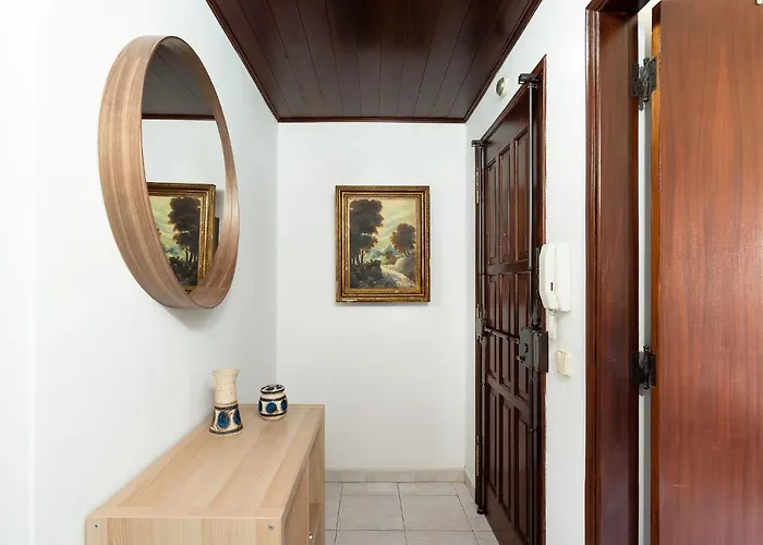 Mouramar One Bedroom Apartment, With Pool *