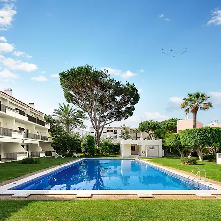 Mouramar One Bedroom Apartment, With Pool