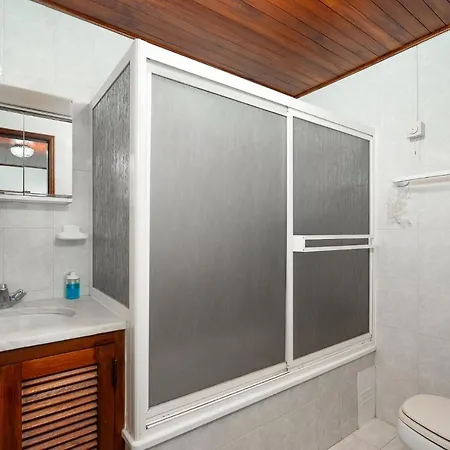 Mouramar One Bedroom Apartment, With Pool *