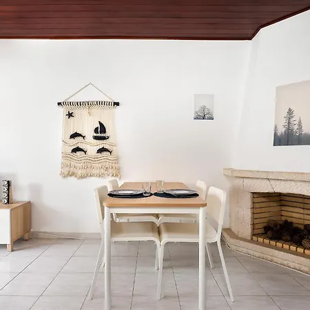 Mouramar One Bedroom Apartment, With Pool *